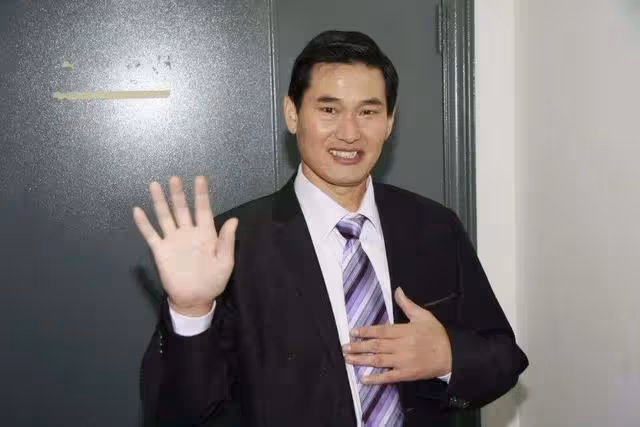 大衣哥兒媳宣布離婚:很正常,沒有幾個正常人,能忍受這樣的家庭