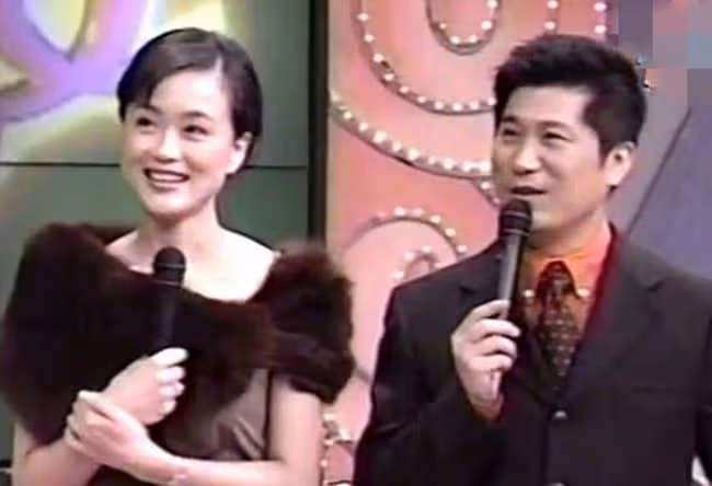 胡瓜唱情歌為女兒慶生，離婚20年前妻夸其太帥，現任妻子未露面