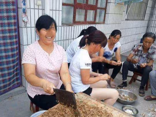 小兒子結婚買房，丈母娘召集三個女婿開會：每人出15萬，女婿翻臉