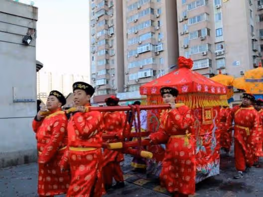 小兒子結婚買房，丈母娘召集三個女婿開會：每人出15萬，女婿翻臉