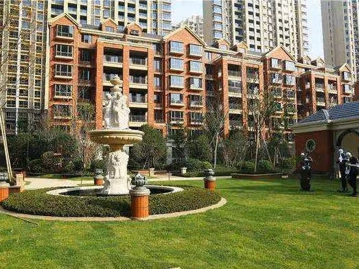 姑娘未婚先孕，逼男友婚房寫自己名，婆婆：彩禮不給了，愛嫁不嫁