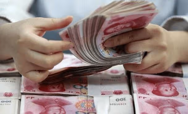 我上大學後哥哥每月給一千，畢業後我回趟老家，看到哥嫂因我吵架