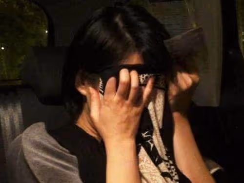 老公去世婆婆拿走全額賠償款，5年後哭著求我，女兒直接趕她走！
