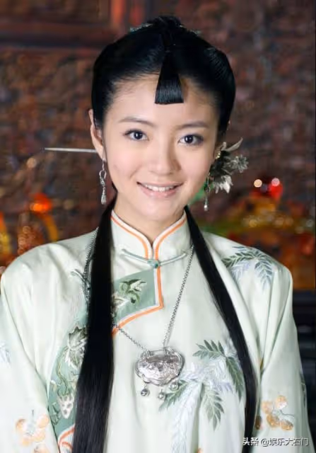 一丫鬟又火了！5位艷壓小姐的丫鬟，以前的丫鬟成了現在的女主角