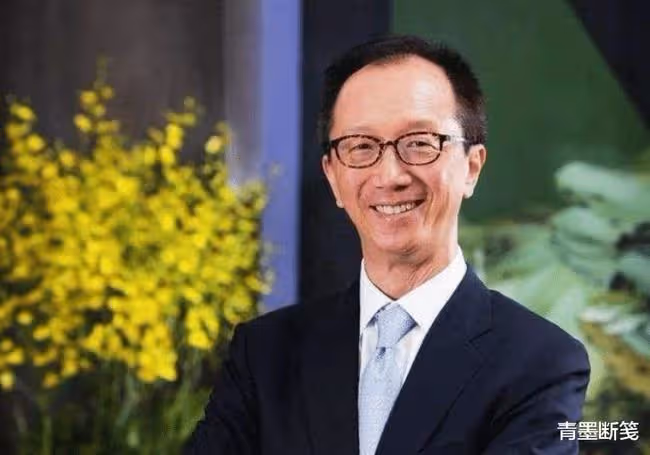 大伏明霞26歲的男人：為保國籍放棄2300萬年薪！如今夫妻兩人怎樣了