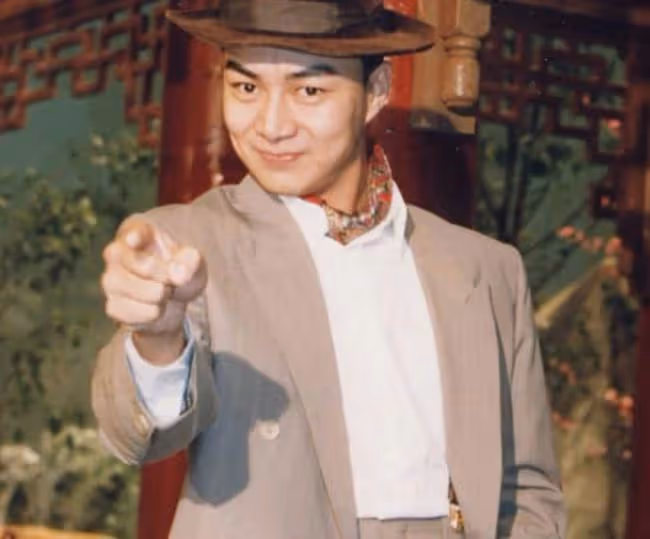 瓊瑤男星馮光榮被曝與已婚女過夜，對方丈夫憤而起訴，索賠1百萬