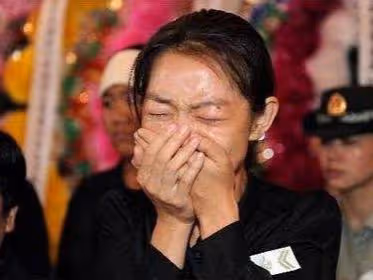 創業找哥借錢，他只給3千讓我心涼，突然手機螢幕一亮我哭了！