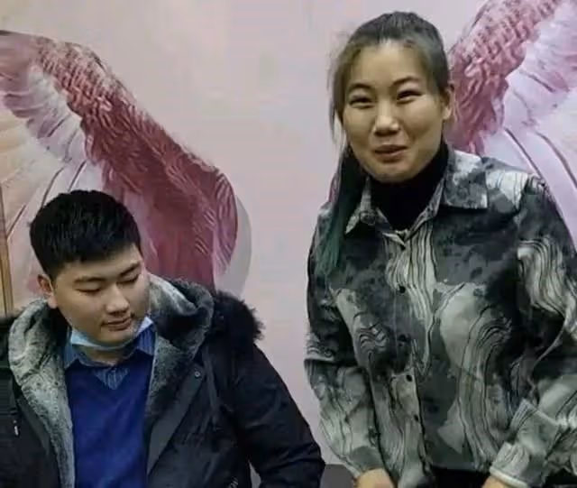 陳亞男宣布離婚以後,大衣哥兒子被多位美女表白,究竟花落誰家?