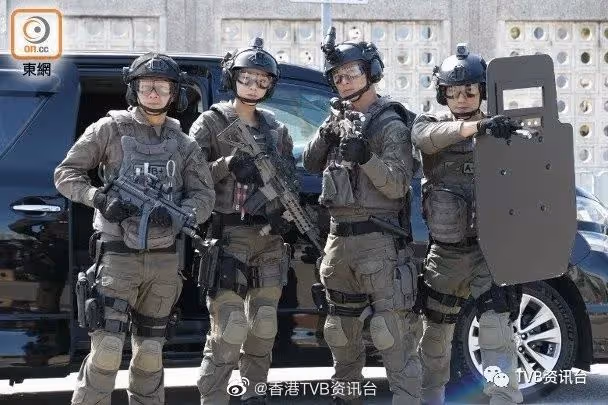 武裝上陣槍戰！陳山聰遭劉穎鏇生擒親嘴