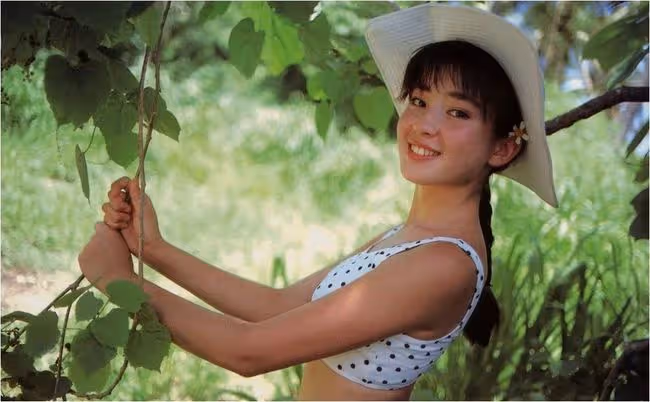 日本維納斯，被譽為昭和國民女神，甘願被母親推去當「小三」
