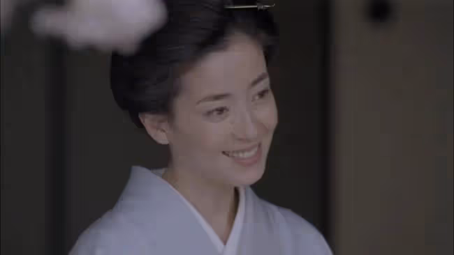 日本維納斯，被譽為昭和國民女神，甘願被母親推去當「小三」