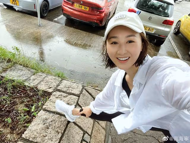 無需P圖！TVB小花高海寧分享拍逆天長腿心得，S形曼妙身姿搶鏡