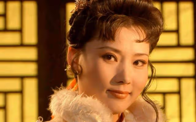 何賽飛:演活了楊九紅和三姨太,謝園說:「她太勾人了」