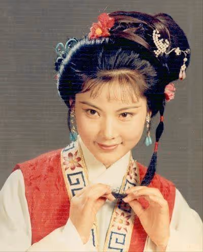 何賽飛:演活了楊九紅和三姨太,謝園說:「她太勾人了」