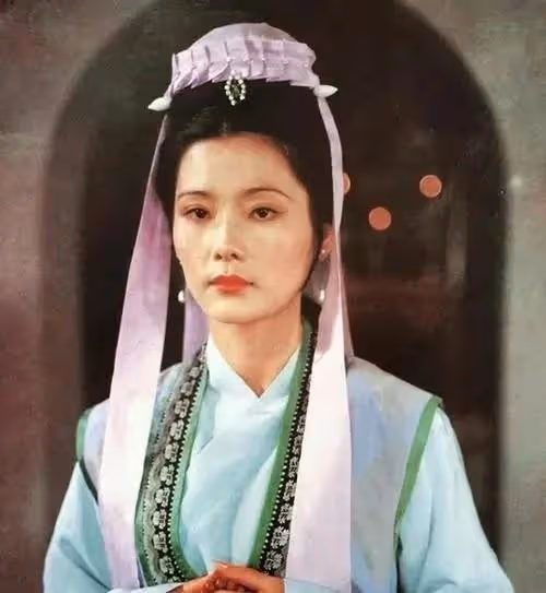 何賽飛:演活了楊九紅和三姨太,謝園說:「她太勾人了」