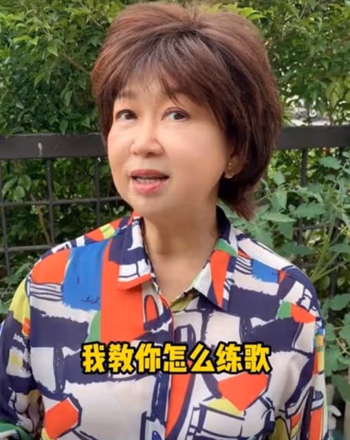 朱咪咪被曝名下有9套房，2層半別墅內景曝光，一整櫃金器顯闊氣