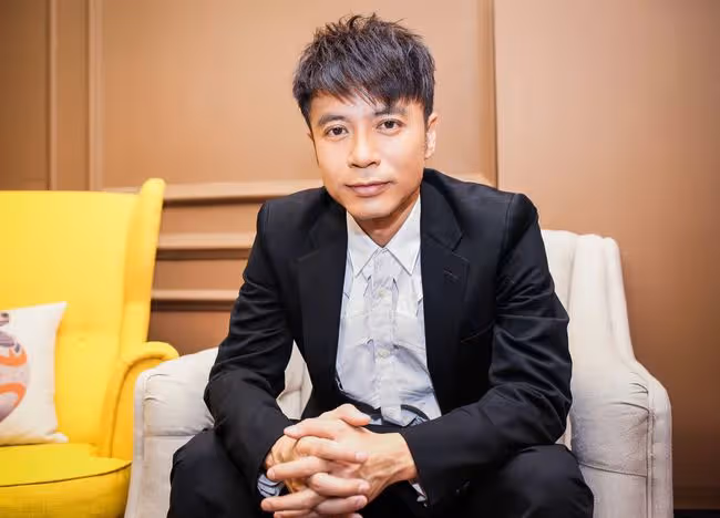 楊千嬅被曝全家移居內地，兒子入讀28萬學費名校！本人親自回應