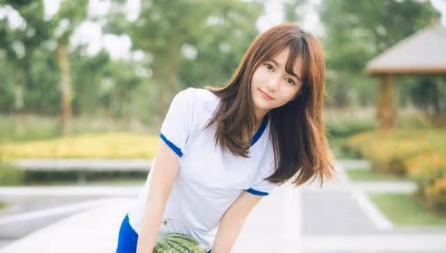 「生個破孫女，誰生的誰養」聽完兒媳一腳將「巨嬰」小姑子踹出門