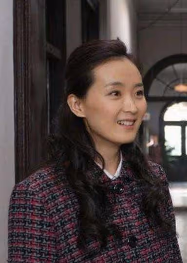 「晴格格」王艷:嫁大11歲二婚富豪,被婆婆和繼子寵成公主