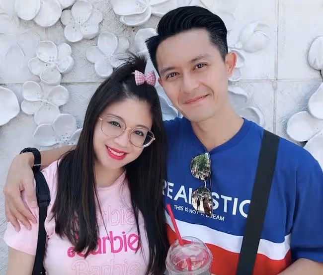 知名童星黃寶龍近照帥氣十足，息影后曾賣衣服，現繼承爺爺的書店