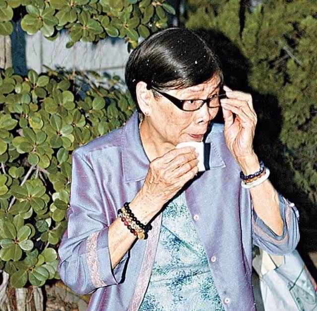 梅艷芳母親高血壓病發入院，痛批兒子鬼迷心竅，或將脫離母子關係