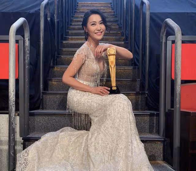 又走一個！33歲TVB著名女星宣布離巢，已轉行成媒體主任月入6.7萬