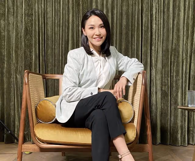 又走一個！33歲TVB著名女星宣布離巢，已轉行成媒體主任月入6.7萬
