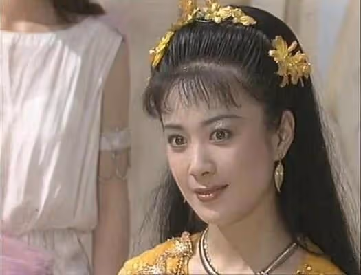 最美妲己傅藝偉，因吸毒毀了自己也害了兒子，你為何自甘墮落？