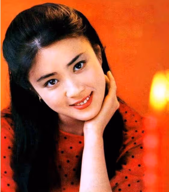 最美妲己傅藝偉，因吸毒毀了自己也害了兒子，你為何自甘墮落？