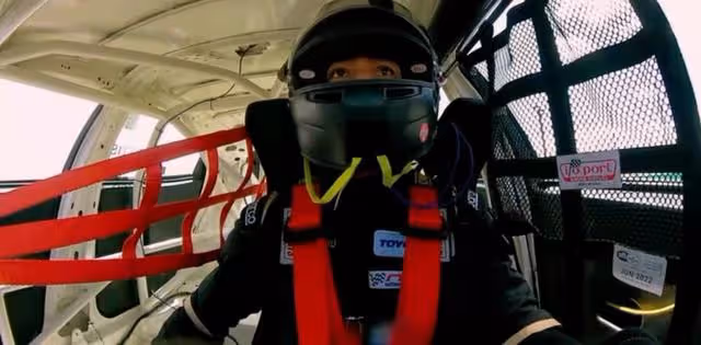 恭喜！47歲吳彥祖挑戰連續25小時賽車比賽，勇奪亞軍直言非常瘋狂