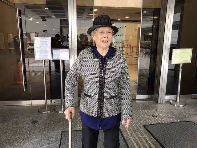 98歲梅媽聲稱:若兒子梅啟明不撤訴《梅艷芳》,將斷絕母子關係!