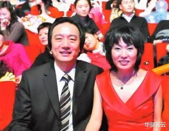 奧運冠軍王軍霞現狀：三段婚姻生三娃，如今47歲身居高位