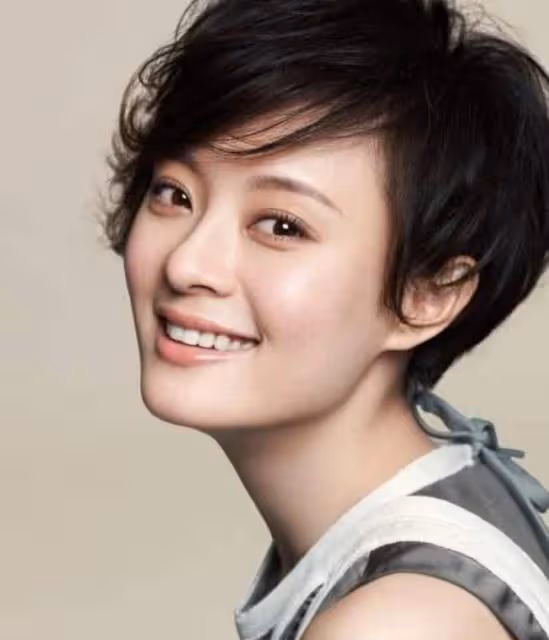 那位不滿孫儷斷捐，反咬她一口的貧困生，如今過得怎麼樣了？