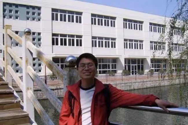 那位不滿孫儷斷捐,反咬她一口的貧困生,如今過得怎麼樣了?