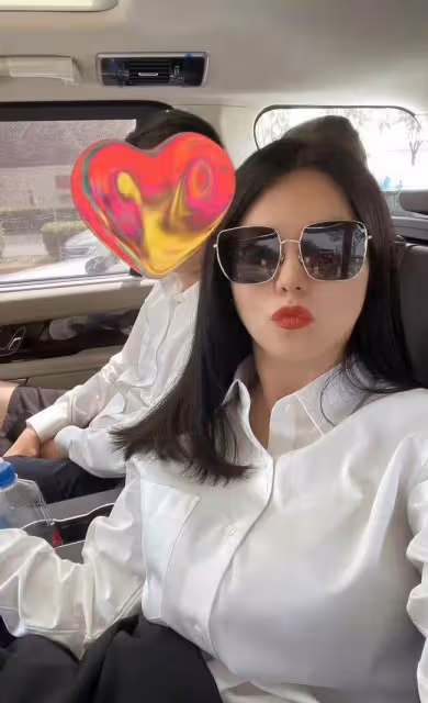 李湘攜新歡現身酒店親密互動,這次的新歡又是誰的舊愛