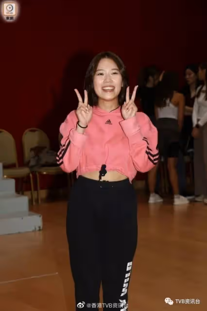 游嘉欣唔怕被巨咪波波搶峰頭!李思捷狂煲陶大宇《倒轉地球》