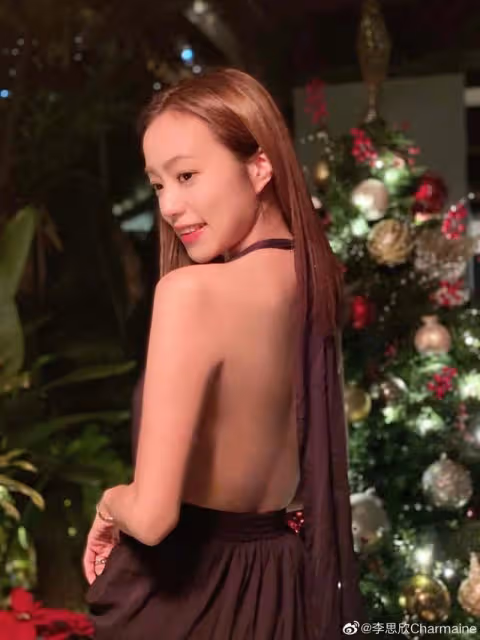 恭喜！TVB離巢夫婦合體慶祝結婚十周年，小十歲妻子露背禮服出鏡