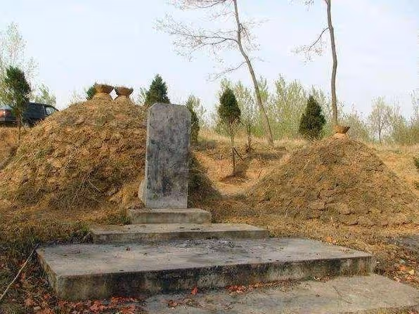 女兒一歲時繼母病重，她去世後弟弟送來八萬，我跑去繼母墳頭痛哭