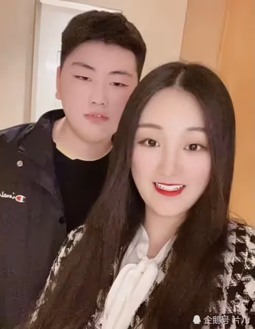 陳亞男退回彩禮後,直播否認靠大衣哥名氣賺錢,網友呼籲其退網