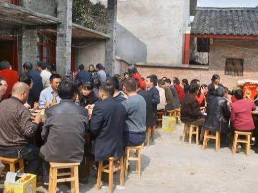 侄女滿月我給三萬，半月後侄女住院我又給八萬，哥嫂把侄女送給我