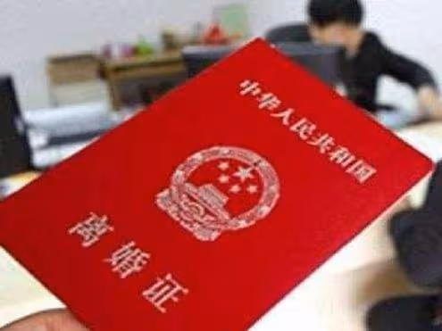 兒子生病，我去前妻家照顧兩天，老婆說她非常信任我，我感動不已