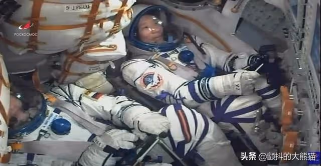 花幾個億宇宙旅行 到處撒錢 還「一夫多妻」與名女星交往的土豪傳說