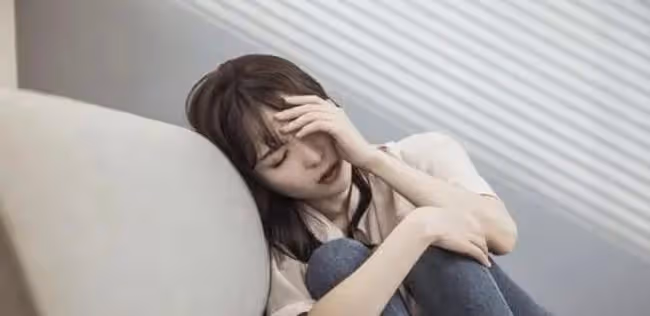 偶遇前男友，我們急切找了個酒店開房，整個夜裡他都很失控
