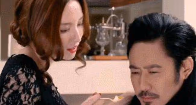 懷二胎髮現老公出軌，我沒離婚，而是找了個男人享受出軌的刺激