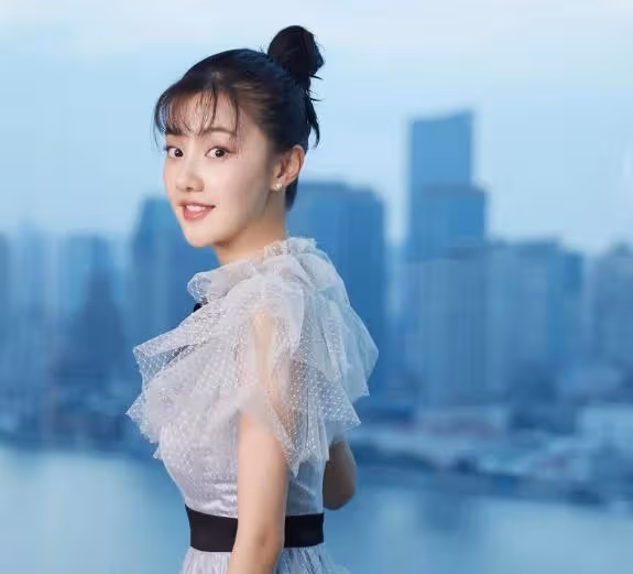 140桶礦泉水洗澡被罵4年,被金星稱呼「小姐」的女主,終於發聲了
