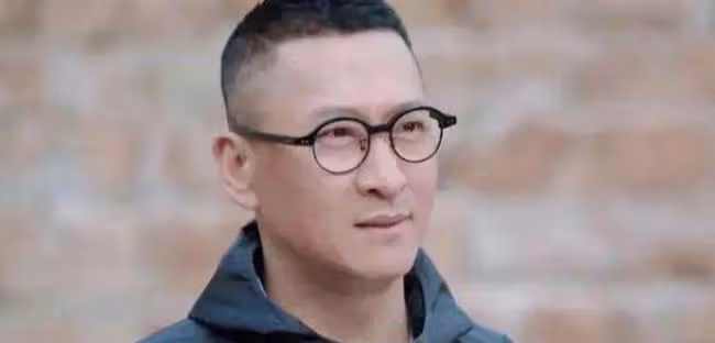 某網友控訴周傑，不吃避孕藥就分手，大家卻不買帳是為何？