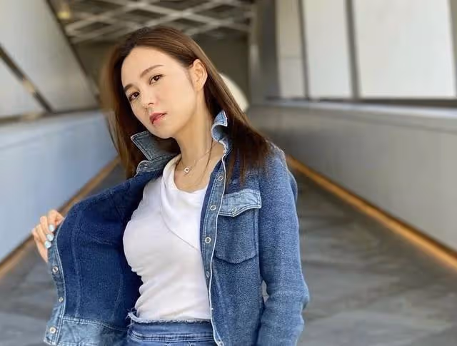 TVB離巢女星錄節目崩潰大哭，因拍戲收入低，不能孝敬父母感委屈