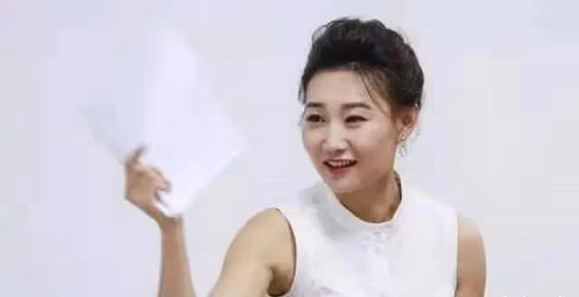 「央視一姐」李梓萌：身高1.75米，無奈太優秀始終難覓真愛