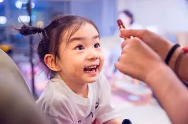 生下了「自己」的明星們，這些星二代完全繼承了父母的標誌