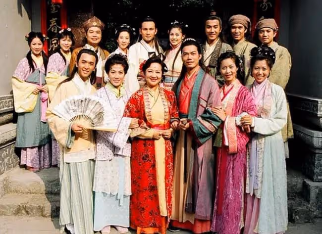 《皆大歡喜》劇組重聚!鄧兆尊不否認女友懷孕,薛家燕曝其有喜事